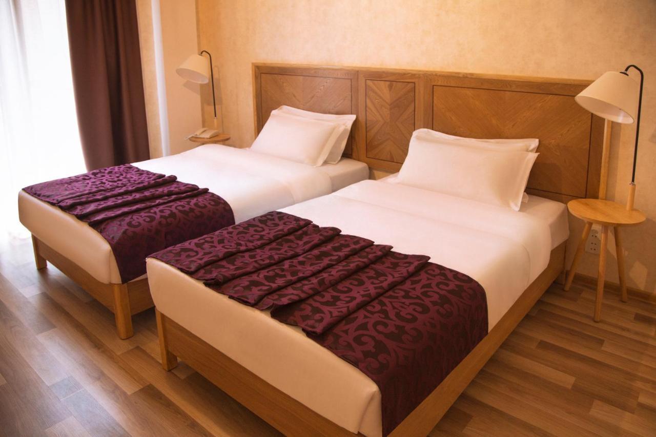 Ornament Boutique Hotel Тбилиси Екстериор снимка