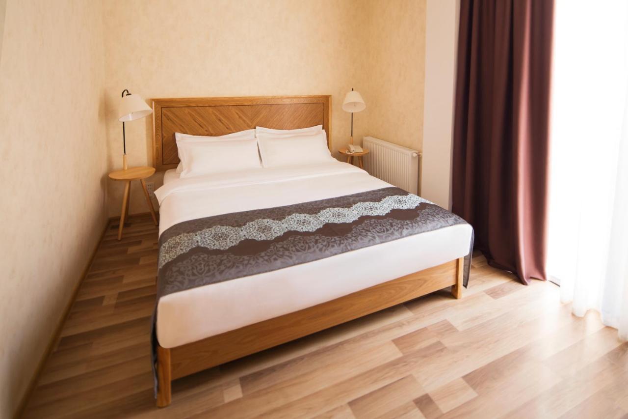 Ornament Boutique Hotel Тбилиси Екстериор снимка