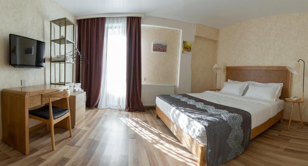 Ornament Boutique Hotel Тбилиси Екстериор снимка