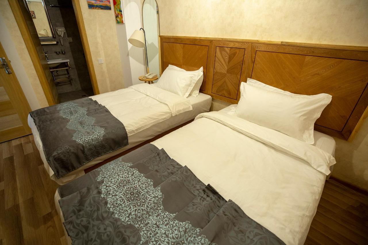 Ornament Boutique Hotel Тбилиси Екстериор снимка