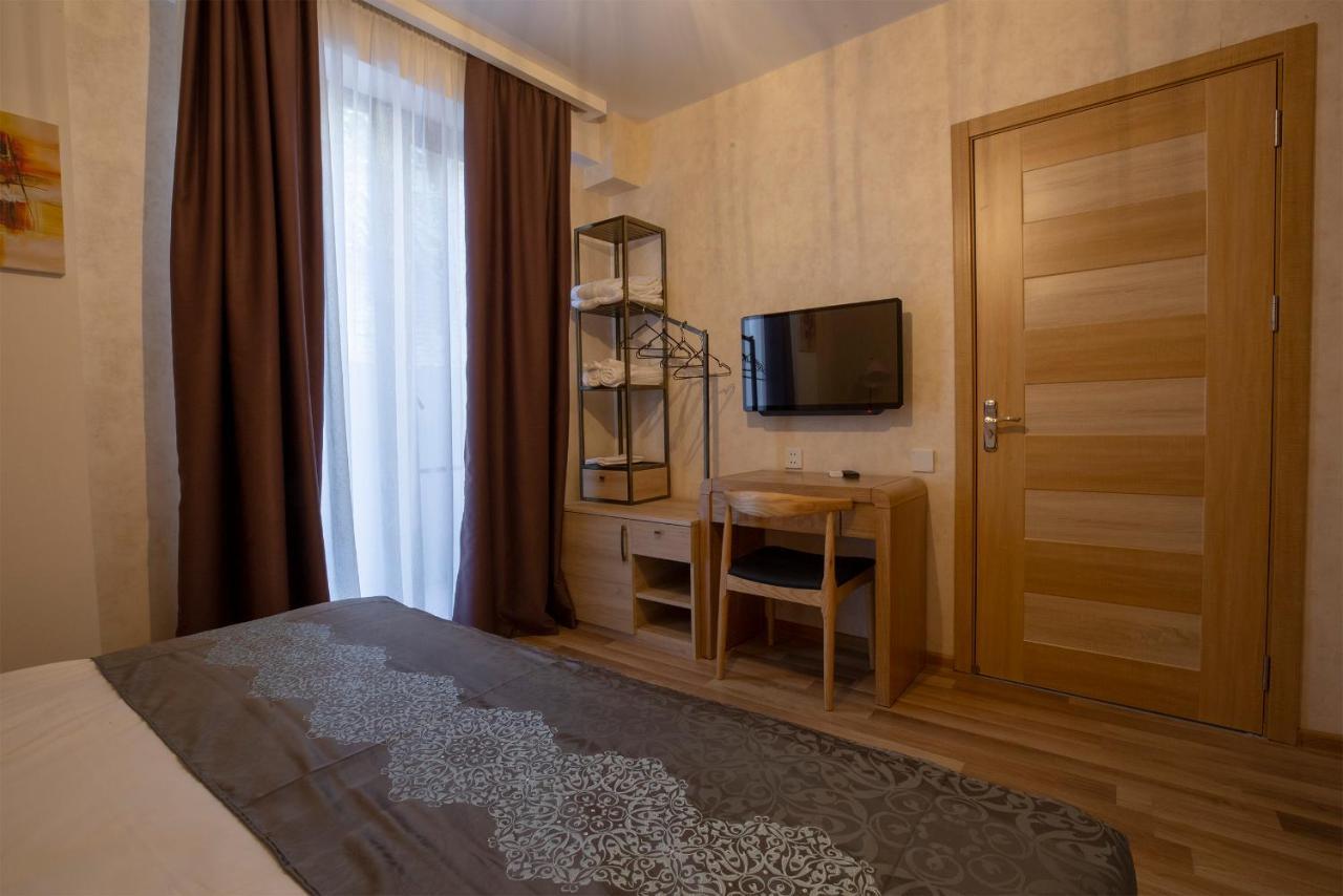 Ornament Boutique Hotel Тбилиси Екстериор снимка
